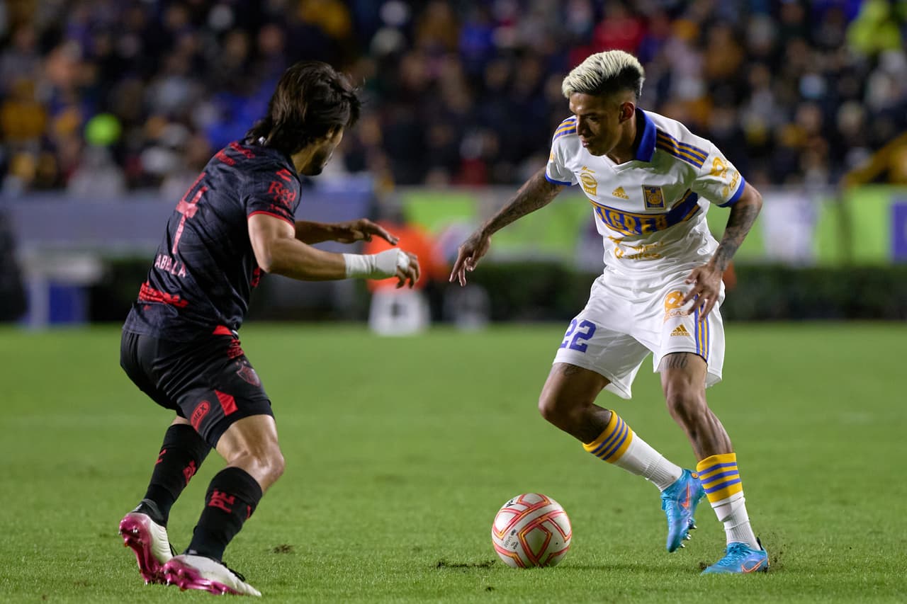 Tigres de la UANL se presentó en su estadio para recibir a los rojinegros del Atlas para su fecha de la Copa por México y consiguió la victoria por la solitaria anotación de Jesús Angulo con lo que los locales se quedaron con la victoria en 'El volcán'.