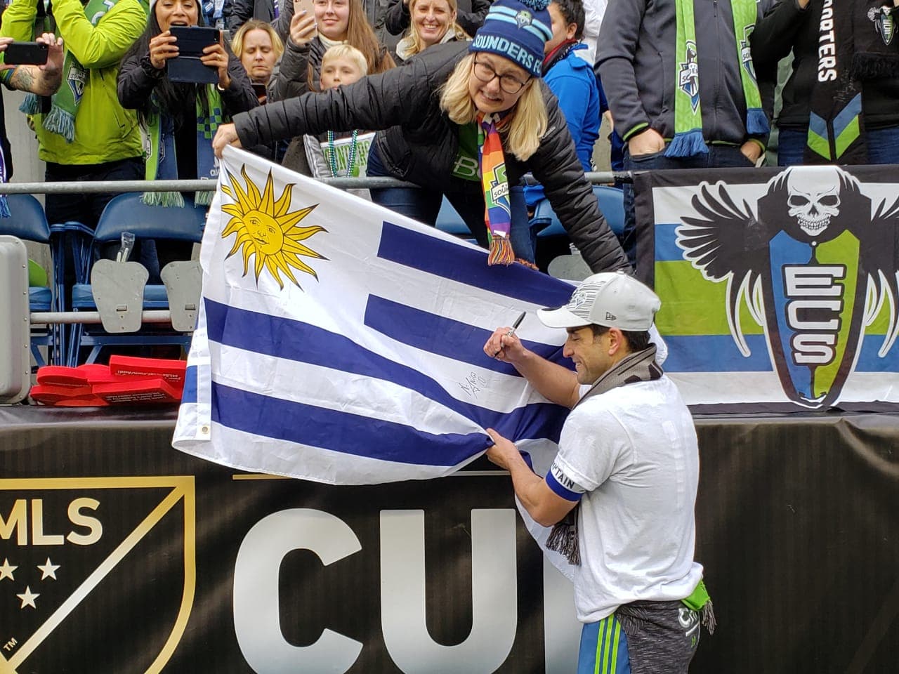 El Seattle Sounders festeja su segundo título de la MLS, ambos ante el Toronto FC, el primero en casa.