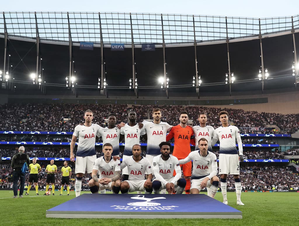 La plantilla del Tottenham Hotspur es la cuarta más ostentosa de la Premier League con un valor estimado por 935.3 millones de dólares. Y una de las más caras del Viejo Continente, más del doble que la del Ajax.