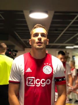 Ajax venció 3-2 al PAOK y está en la última fase de clasificación de la Champions League. Edson Álvarez se quedó en la banca.