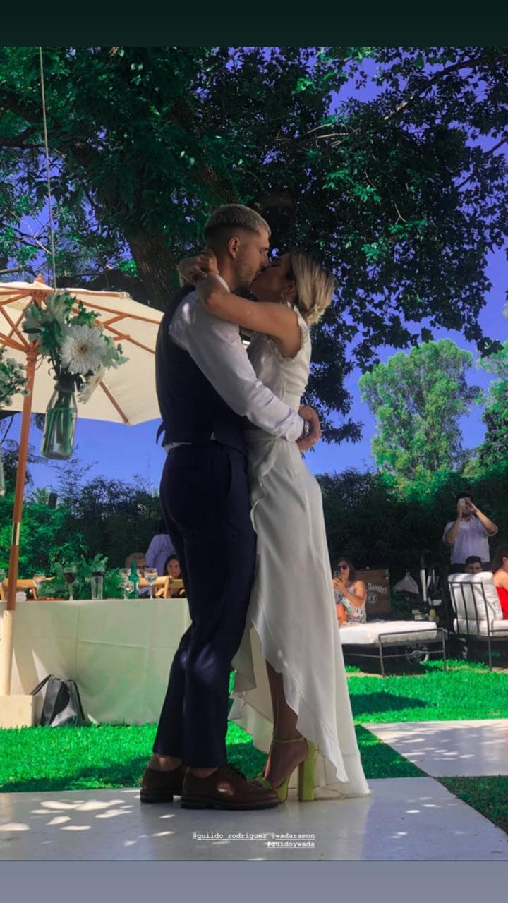 El futbolista argentino de las águilas del América se casó este viernes en Argentina con la guapísima Guadalupe Ramón.