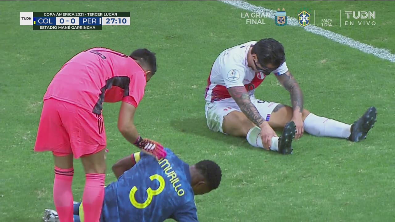 ¡Clarísimo! Lapadula desperdicia lo que era un gol casi cantado para Perú