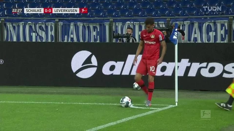 Tiro de esquina para Bayer 04 Leverkusen