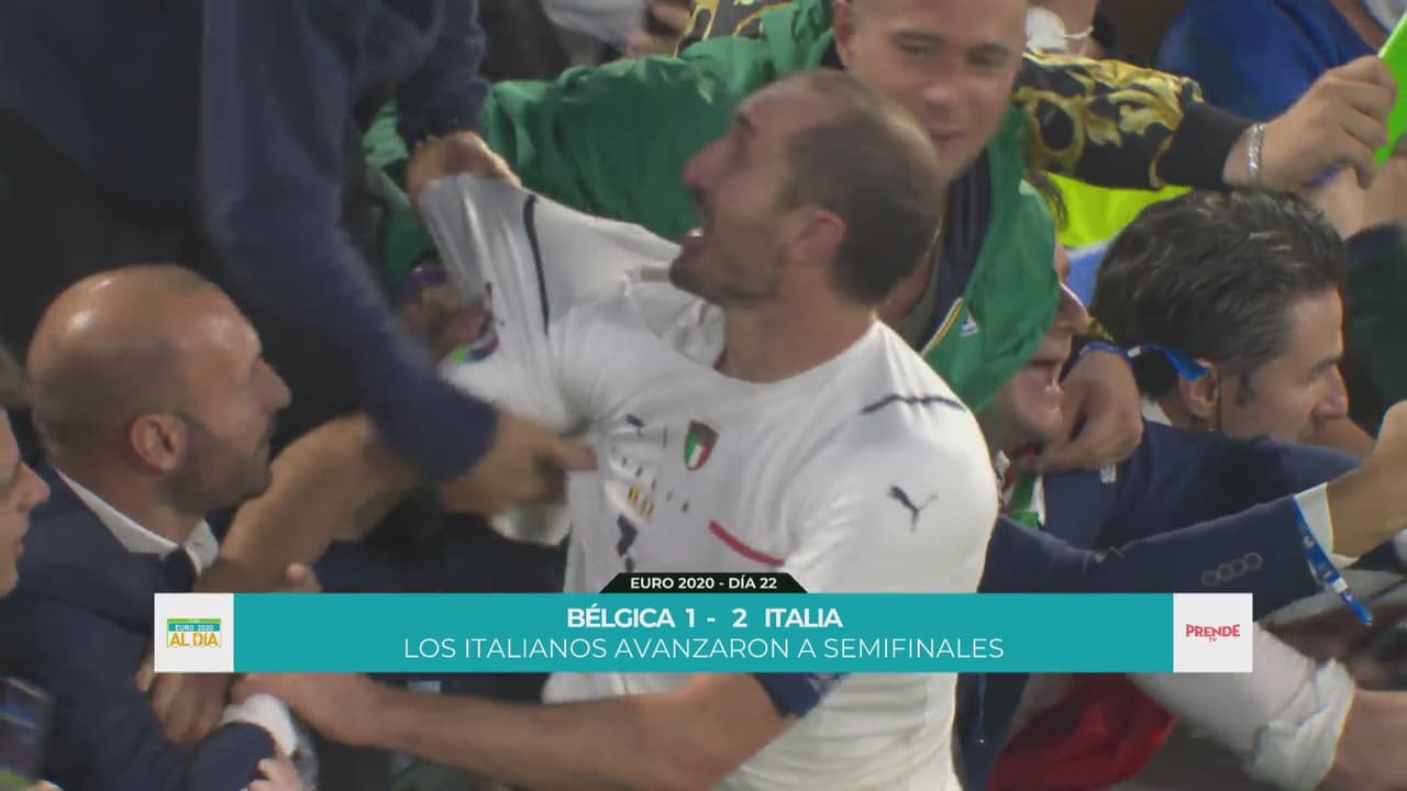 Chiellini celebró con la afición y casi le arrancan el jersey