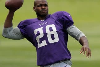 La NFL suspende a Adrian Peterson por el resto de la temporada