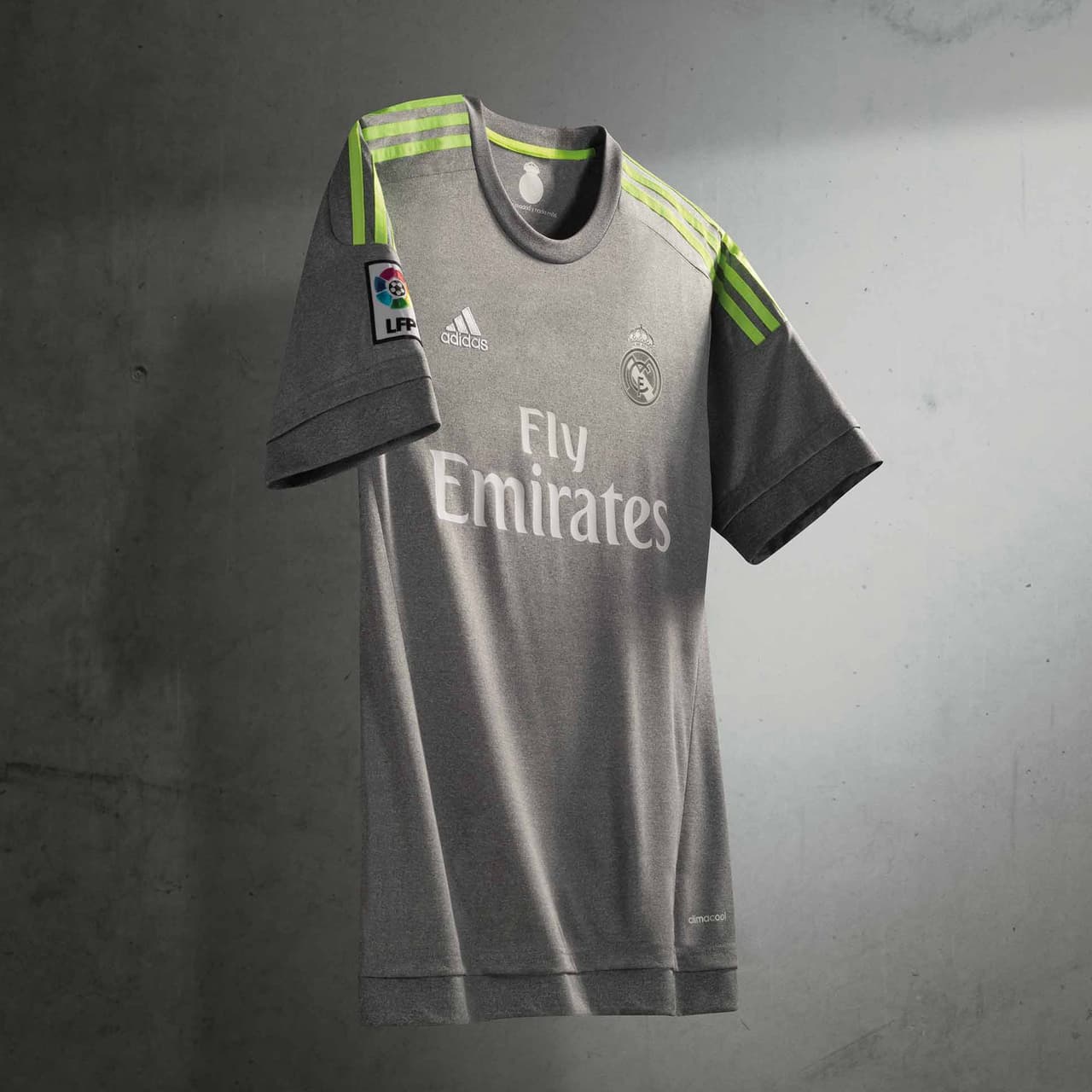Adidas y Real Madrid presentan los nuevos uniformes para la campaña 2015-2016 con un objetivo muy claro: sólo importa la perfección. Para el Real Madrid ganar no es suficiente: cada victoria debe ser perfecta. ¿Qué te parece el uniforme?