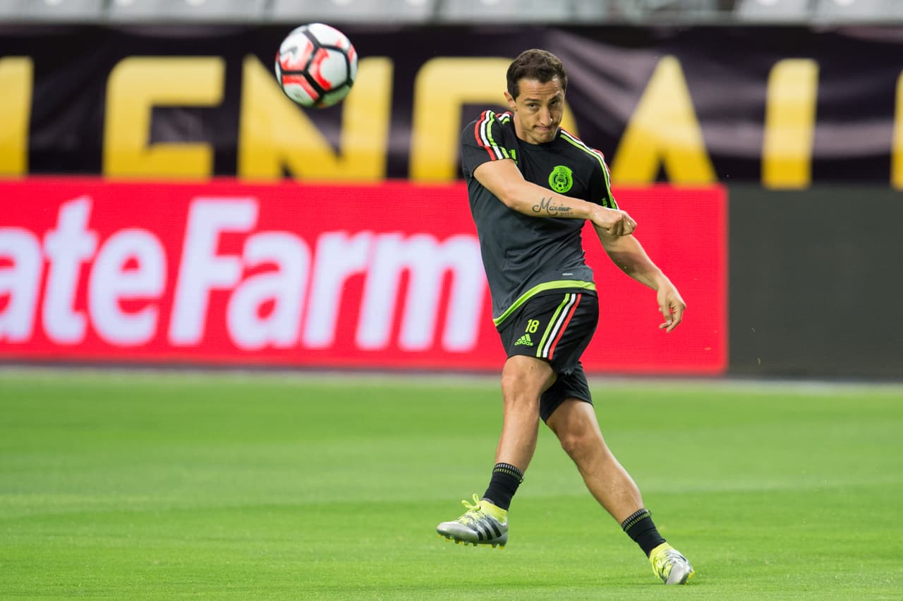 El mediocampista se ha convertido en el encargado de darle fluidez al balón por el medio campo, ya sea distribuyendo con trazos largos o con pases fáciles a los compañeros desmarcados.