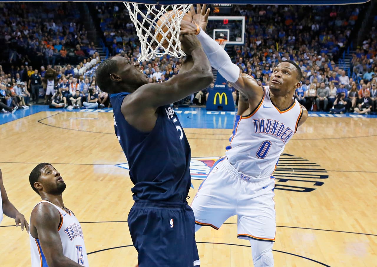 Un triple de Andrew Wiggins cuando el tiempo expiraba le dio un triunfo a los Timberwolves con pizarra de 115-113 sobre el Thunder.