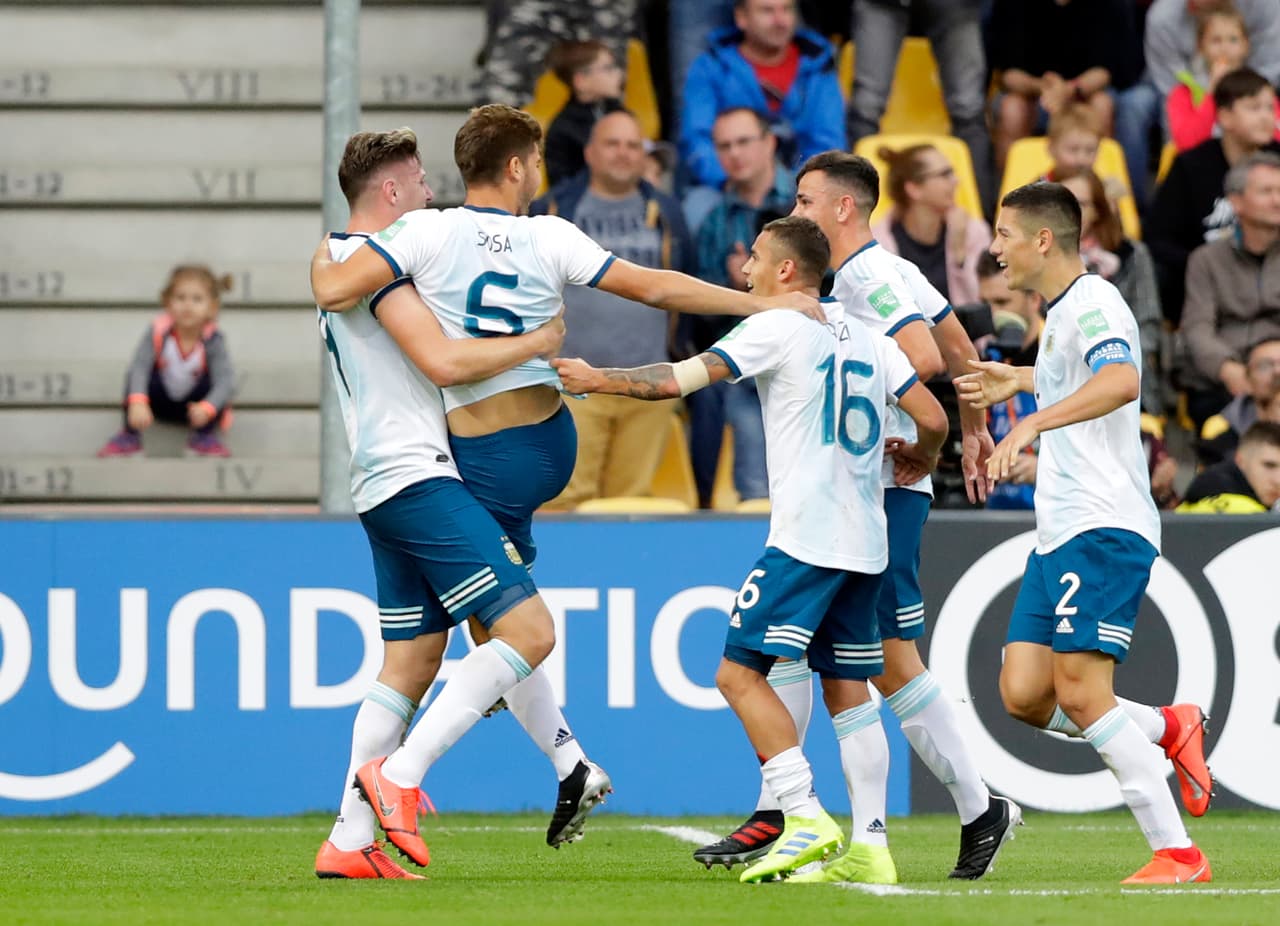 Con este triunfo, Argentina llega a seis puntos y acaricia el pase a la siguiente fase, en tanto que Portugal debe ganar su último partido para buscar su pase, el cual se complicó con este revés.
