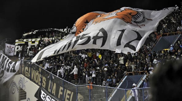 Corinthians se rebela contra Conmebol, asegura que "no puede aceptar" prohibición de banderas