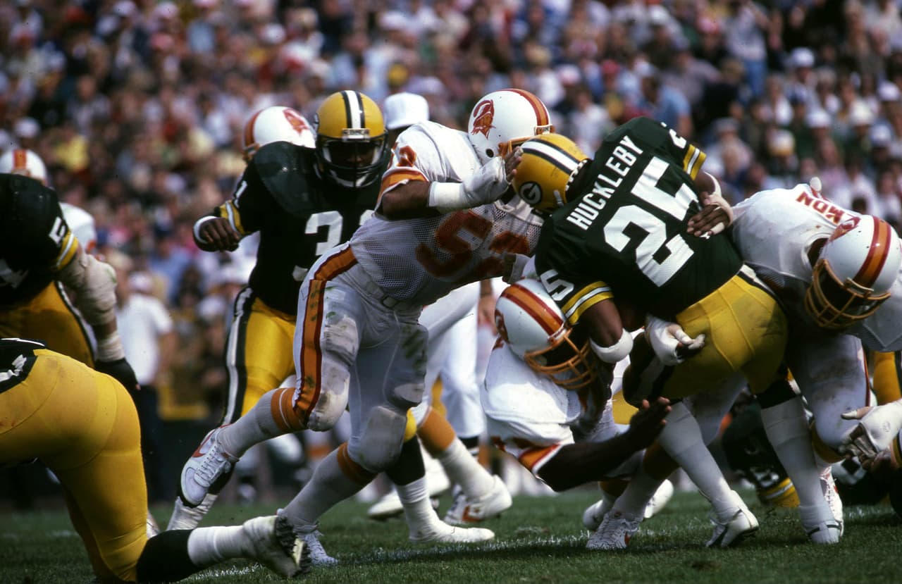 SUPER BOWL XVIII Tampa Stadium en Tampa Bay. Los Tampa Bay Buccaneers despidieron ese año a Doug Williams. El resultado fue un desastre: 2 - 14.