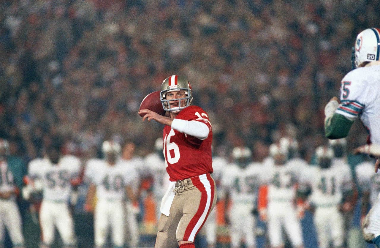 SUPER BOWL XIX Stanford Stadium en Palo Alto. Lo más cercano que un "local" ha jugado el Super Bowl. Los San Francisco 49ers se coronaron en California, pero no en el Candlestick Park su casa oficial.