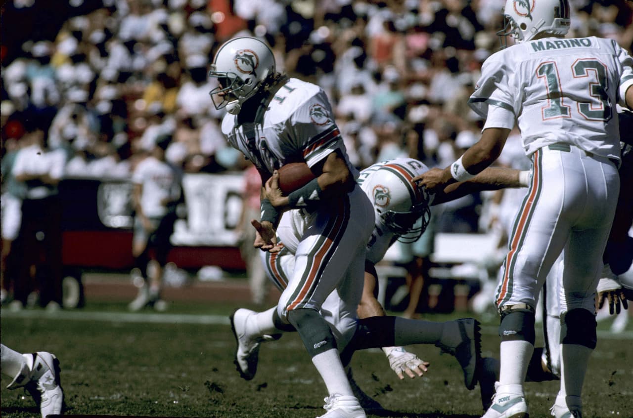 SUPER BOWL XXIII Joe Robbie Stadium en Miami. Dan Marino tuvo una temporada por debajo de lo normal. Miami terminó con 6 - 10.