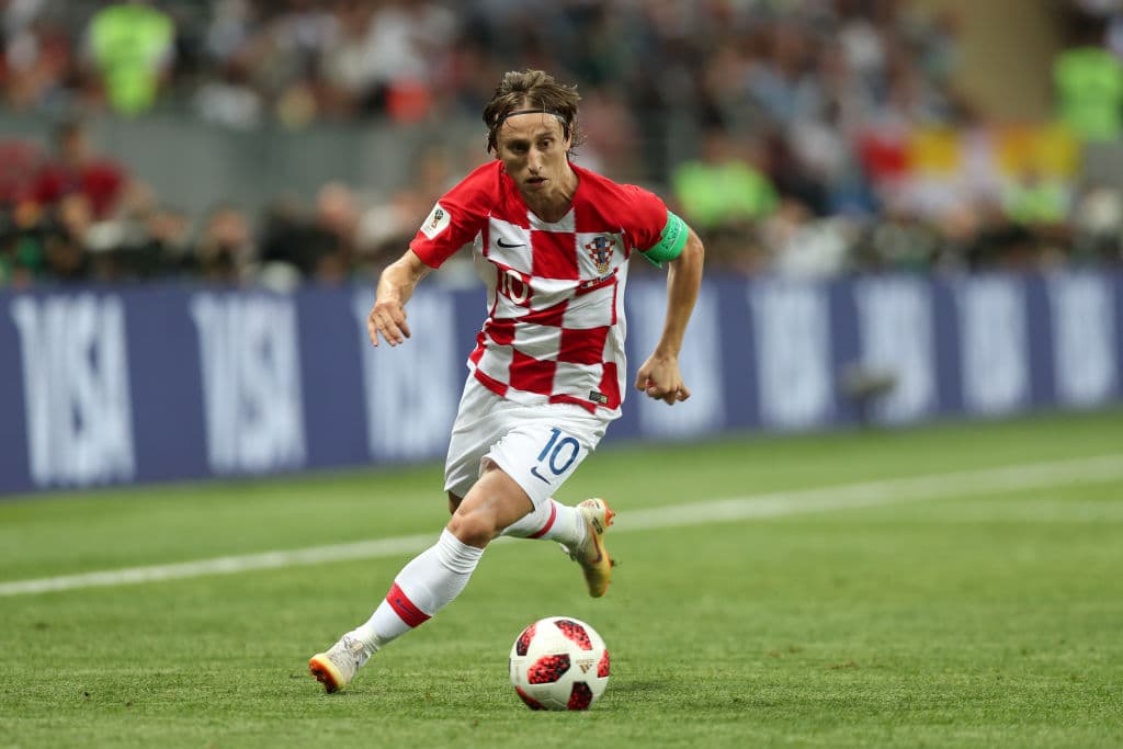 De acuerdo con
<i>La Gazzeta dello Sport</i>, El Inter de Milán no quita el dedo del renglón por fichar al croata Luka Modric. El pero es que aún tiene contrato hasta 2020 y el Real Madrid se aferra a él.