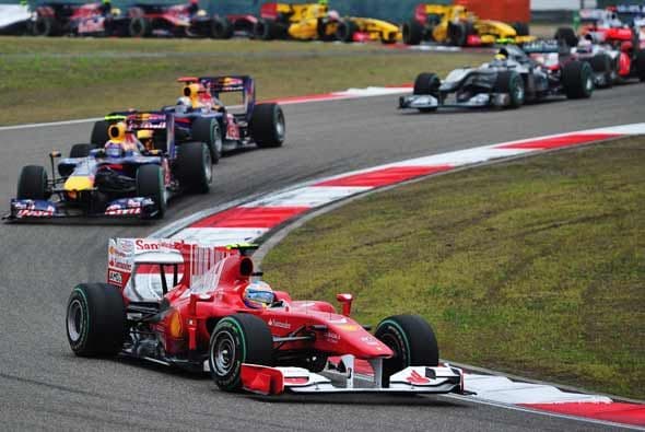 El castigo a Alonso lo mandó de la punta en la primera curva a la 17ma. posición en la sexta vuelta.