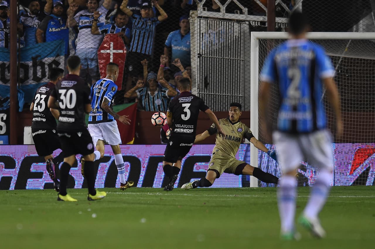 Cerca del final del primer tiempo, lejos de permitir ninguna reacción, Luan definió para poner el 0-2 de la vuelta al 42', que era un 0-3 lapidario en el global.