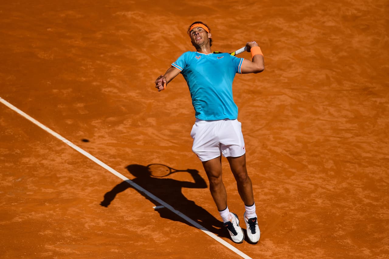 El español Rafael Nadal inició la defensa del título en el Barcelona Open Banc Sabadell con una sufrida victoria.