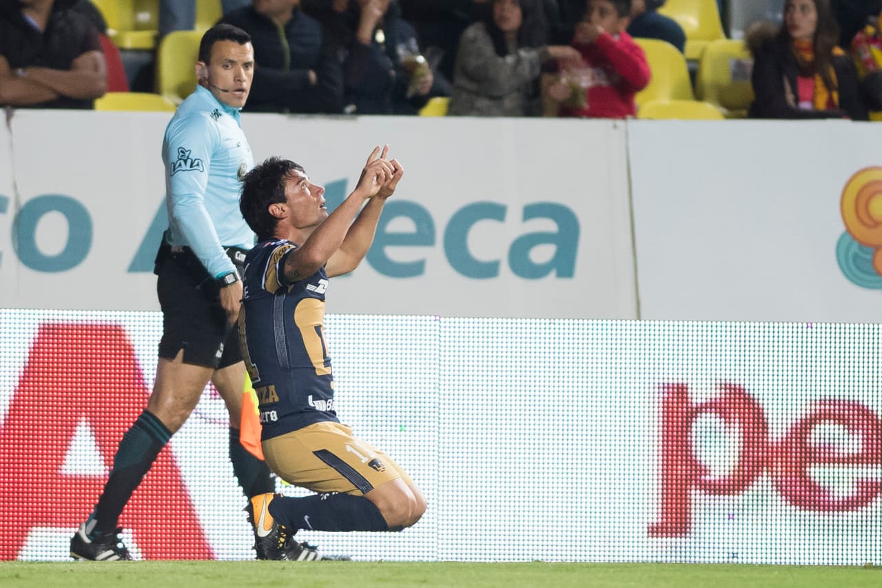 Matías Alustiza, delantero de Pumas, arrancó el certamen sin mostrar su mejor rostro. Marcó su primer tanto ante Tirgres en la fecha cinco y su segundo gol ante Morelia en la jornada seis.