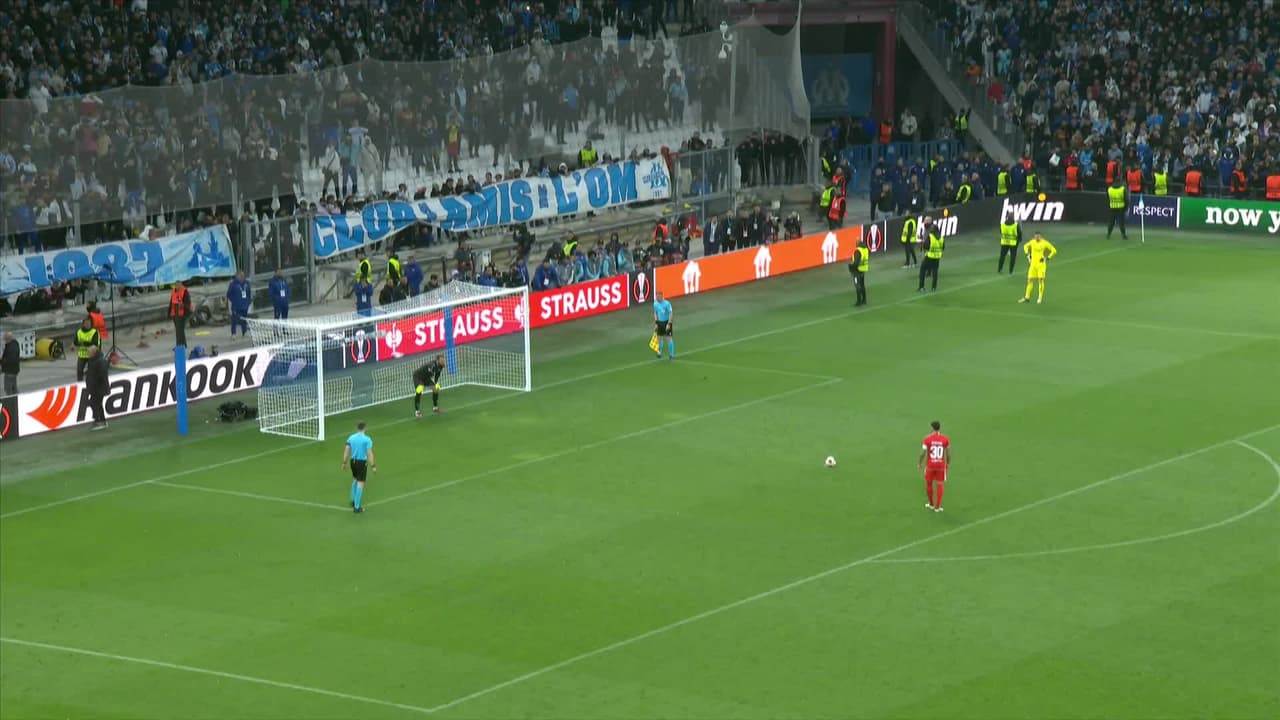 ¡GOL!  anota para Benfica. Nicolás Otamendi