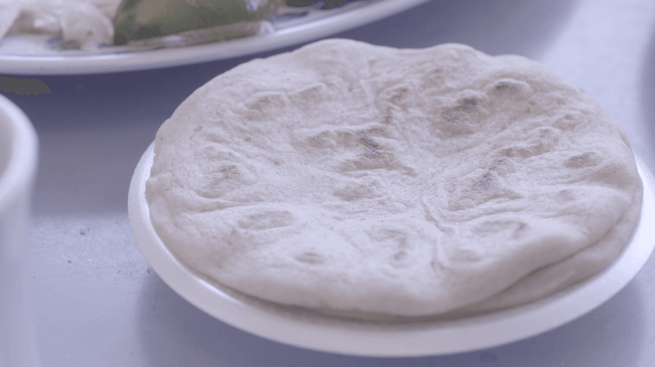 La pupusa, tortilla de maíz o arroz, uno de los platos típicos de El Salvador.