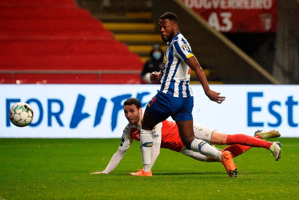 Hasta el minuto 86, Porto controlaba el partido con un marcador de 0-2 a favor, pero los jugadores del Sporting Braga no bajaron los brazos y con goles de Fransérgio (87') y Nicolás Gaitán (90+4'), Sporting Braga consigue un milagroso empate y dividen los puntos.
