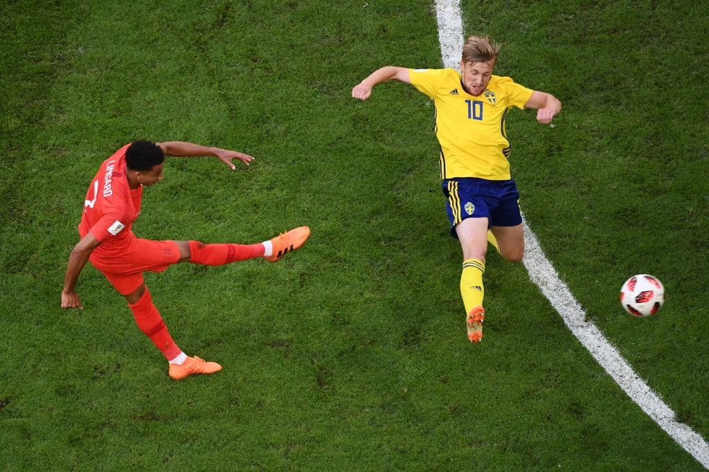 Forsberg tampoco tuvo una buena participación para apoyar en las labores defensivas y eso se notó en los dos goles en contra.