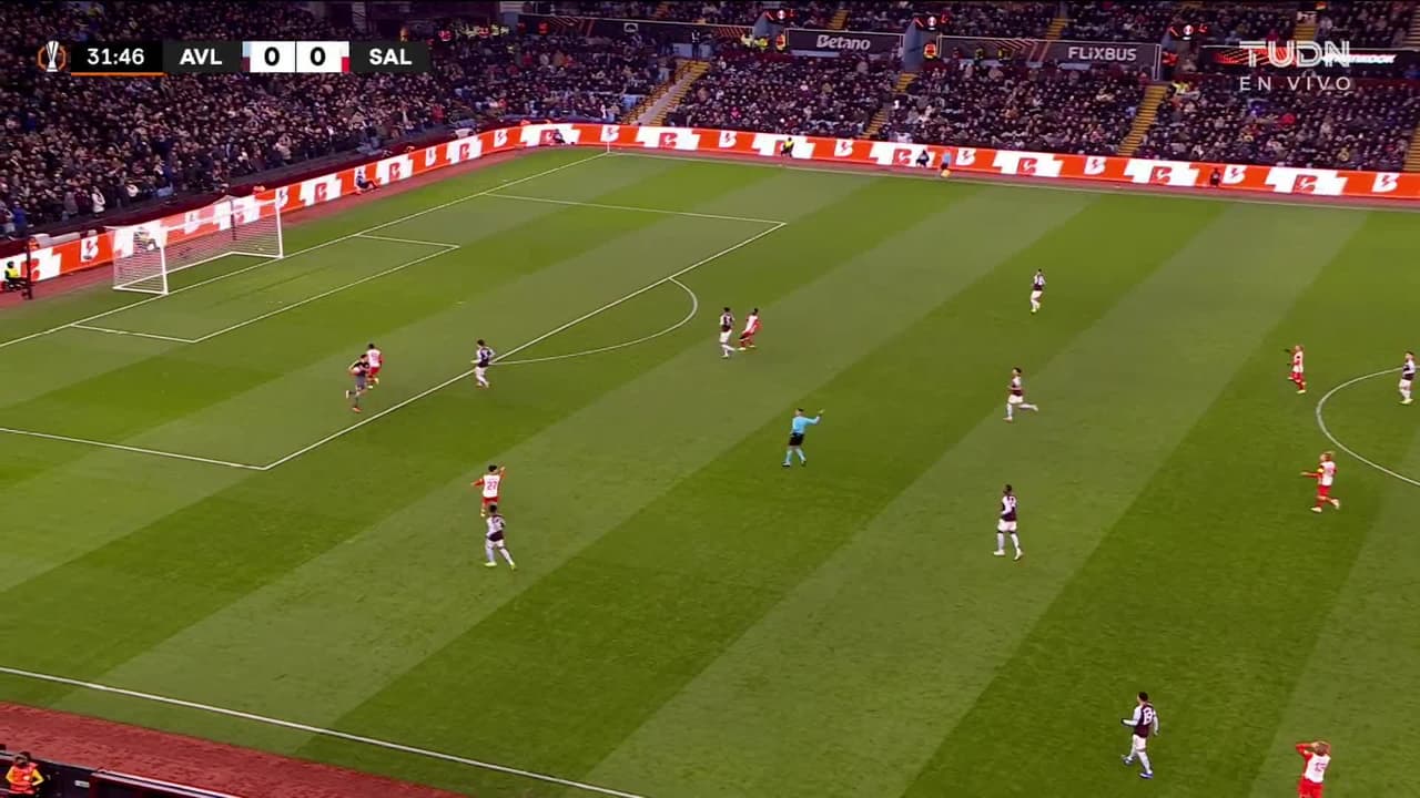 ¡GOL!  anota para FC Red Bull Salzburg. Karim Konaté