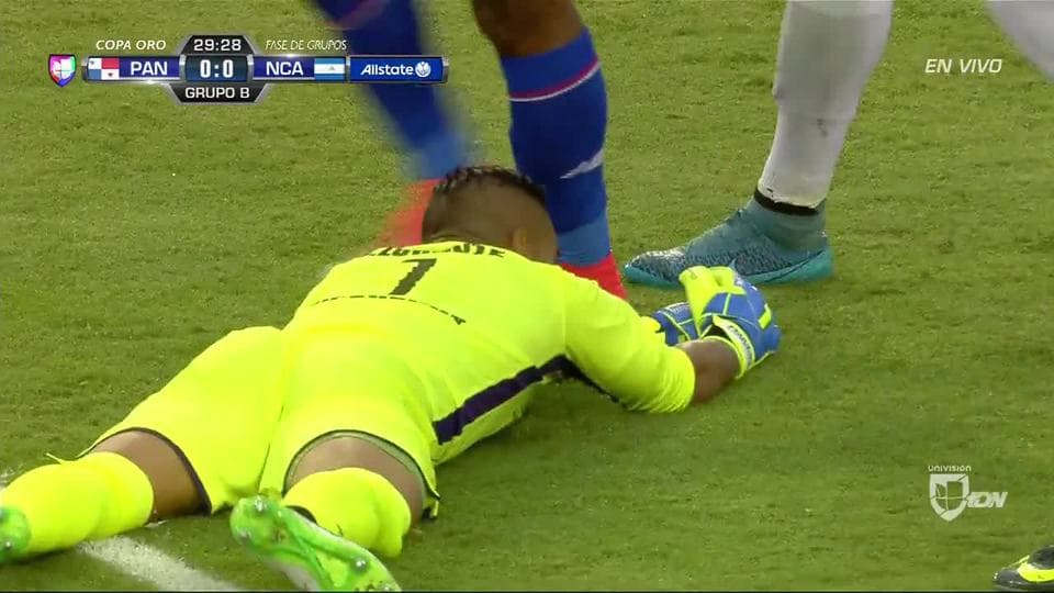 Disparo afuera de Yoel Bárcenas