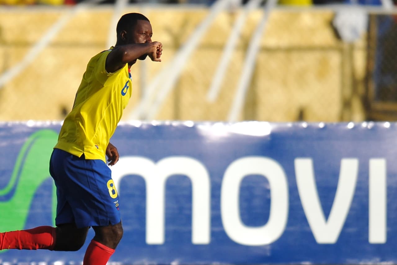 Edison Mendez fue el autor del único gol el 28 de marzo de 2001, donde por primera ocasión pudieron ganarle a Brasil, en un partido clasificatorio para el mundial de Brasil 2014.
