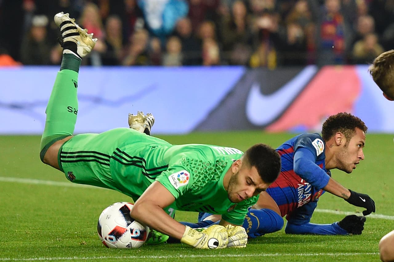 5. La Liga (146 fichajes) - Gasto: 506,4 millones € / Ingreso: 482,3 millones € - La compra más alta fue la de Gerónimo Rulli (7 millones €) del Manchester City a la Real Sociedad.