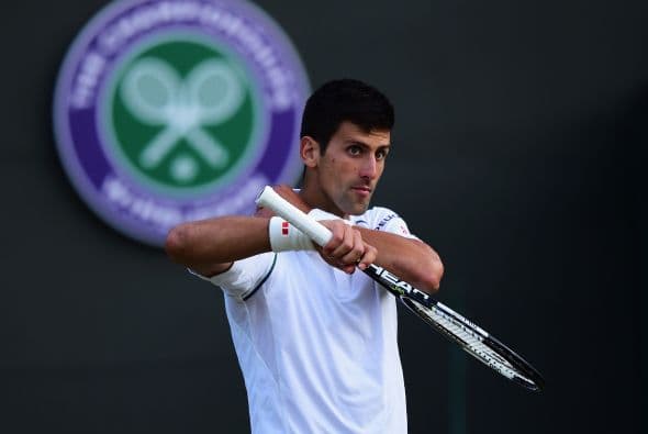 El partido que enfrentaba al suizo contra el sudafricano Kevin Anderson fue interrumpido por falta de luz con el marcador igualado a dos sets: 7-6 (8-6), 7-6 (8-6), 1-6 y 4-6. El encuentro se reanudará el martes.