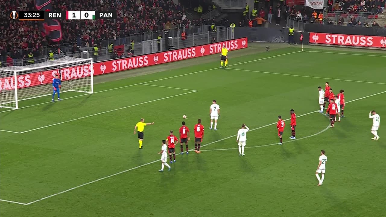 ¡GOL!  anota para Panathinaikos. Fotis Ioannidis