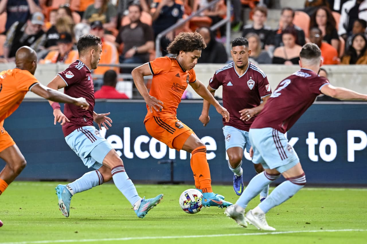 También en Texas, Houston Dynamo FC igualó 1-1 frente a Colorado Rapids en un desabrido encuentro.