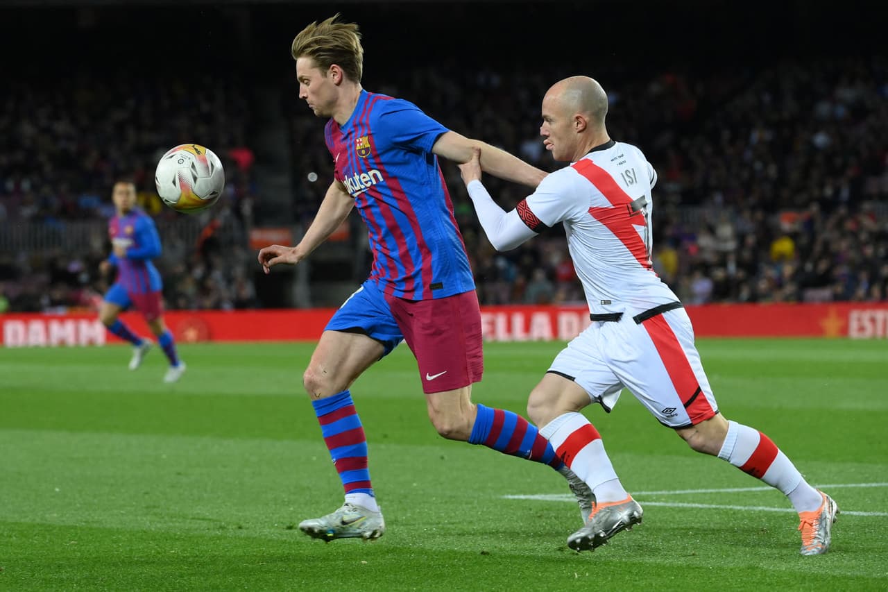 Un gol de Álvaro García al inicio del partido fue suficiente para el triunfo del Rayo Vallecano en Camp Nou ante el Barcelona que encamina el alirón del Real Madrid en LaLiga de España.