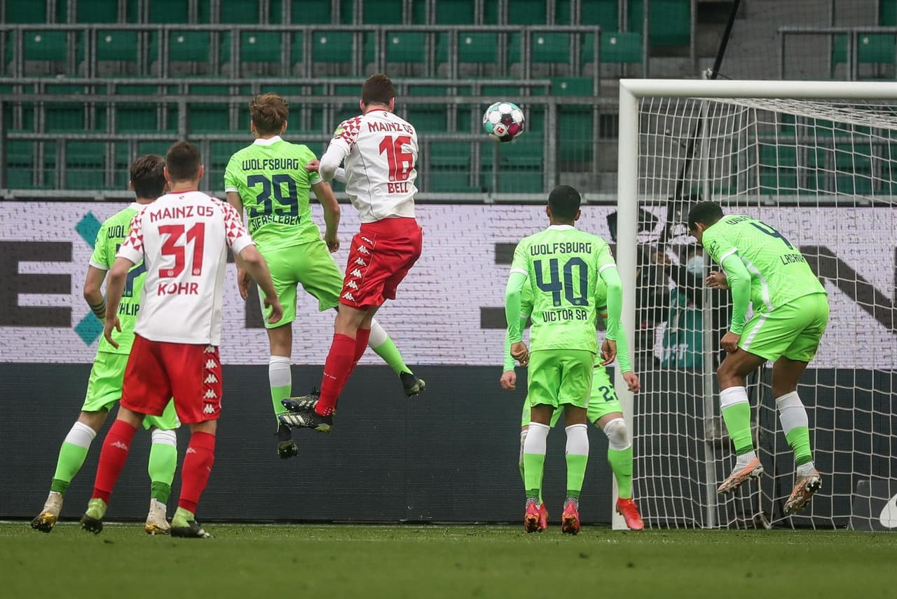 Koln 1-0 Schalke, Unione Berlín 2-1 RB Leipzig, Hoffenheim 2-1 Hertha Berlín, Bayern Múnich 5-2 Augsburg, Borussia Dortmund 3-1 Bayer Leverkusen, Eintracht Frankfurt 3-1 Freiburg, Stuttgart 0-2 Arminia Bielefeld, Wolfsburg 2-3 Mainz y Werder Bremen 2-4 Borussia Moenchengladbach.