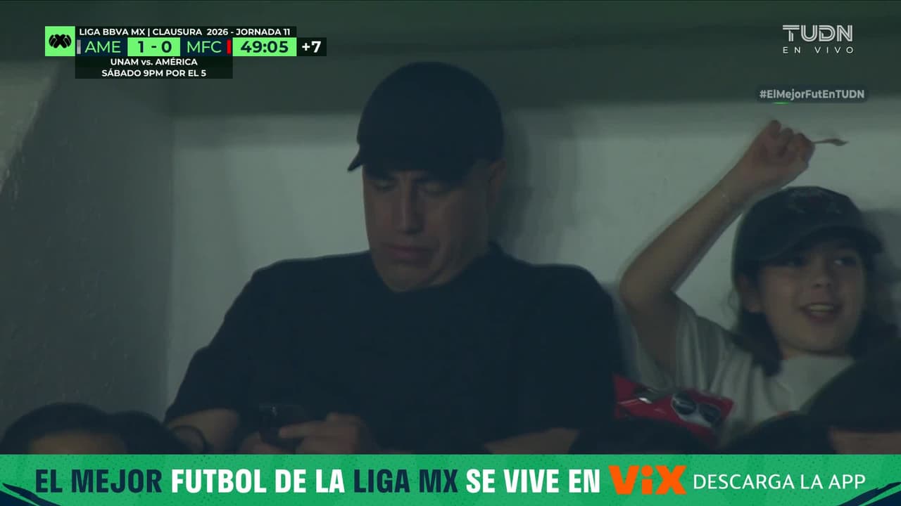 ¡Captan a Efraín Juárez analizando al América en pleno partido vs Mazatlán!