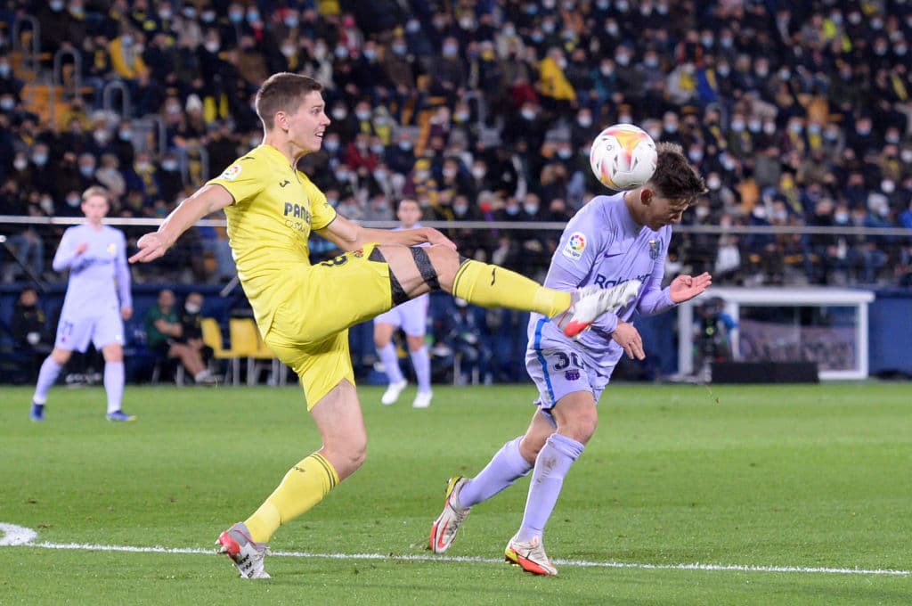 Frenkie de Jong, Memphis Depay y Philippe Coutinho marcan en La Cerámica y le pegan 1-3 al Villarreal.