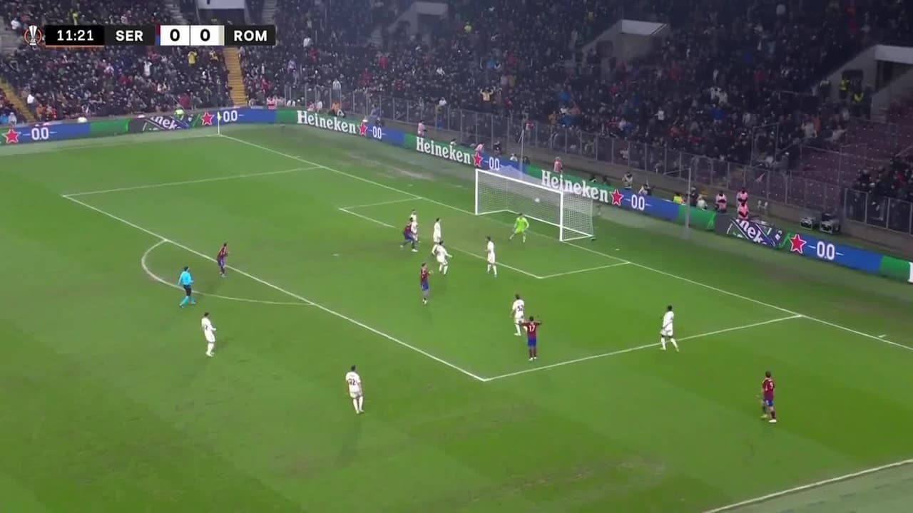 ¡TIRO ATAJADO! disparo por Bendegúz Bolla.