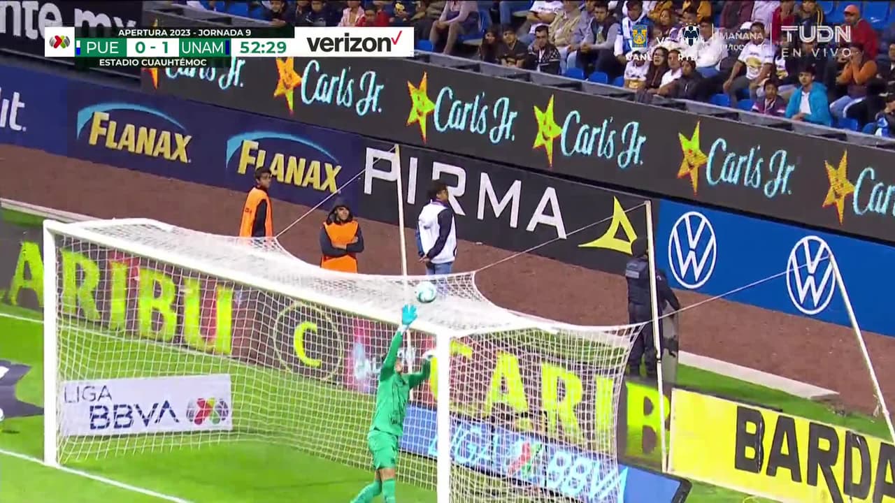 ¡TIRO ATAJADO! disparo por Guillermo Martínez.