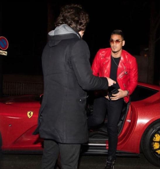 Alphonse Areola llegó a la celebración en su lujoso Ferrari.