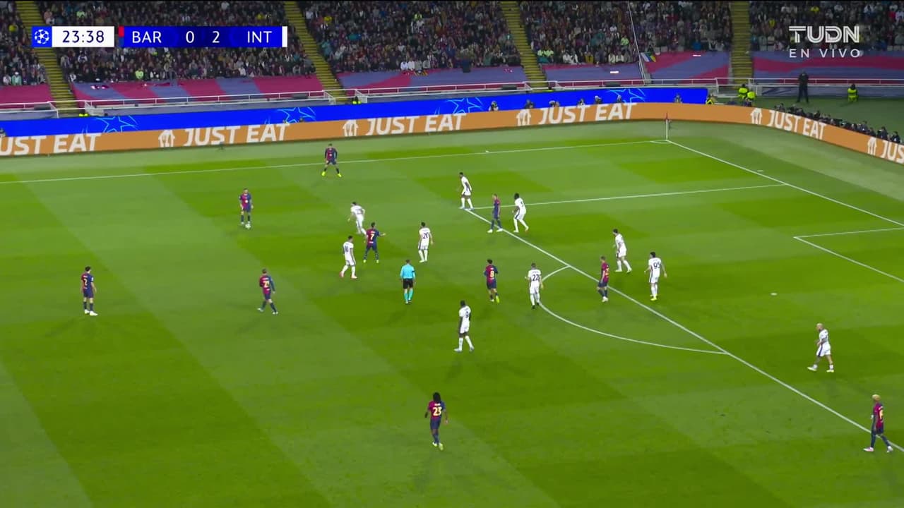 ¡GOL!  anota para FC Barcelona. Lamine Yamal