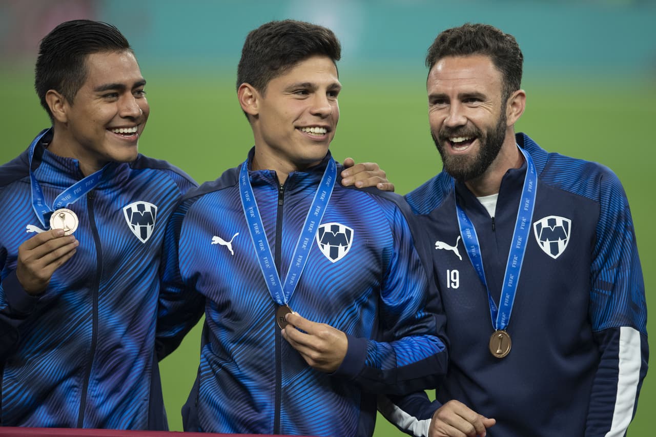 Ponchito González es el actual campeón del futbol mexicano con el Monterrey, también nacido de la cantera rojinegra.