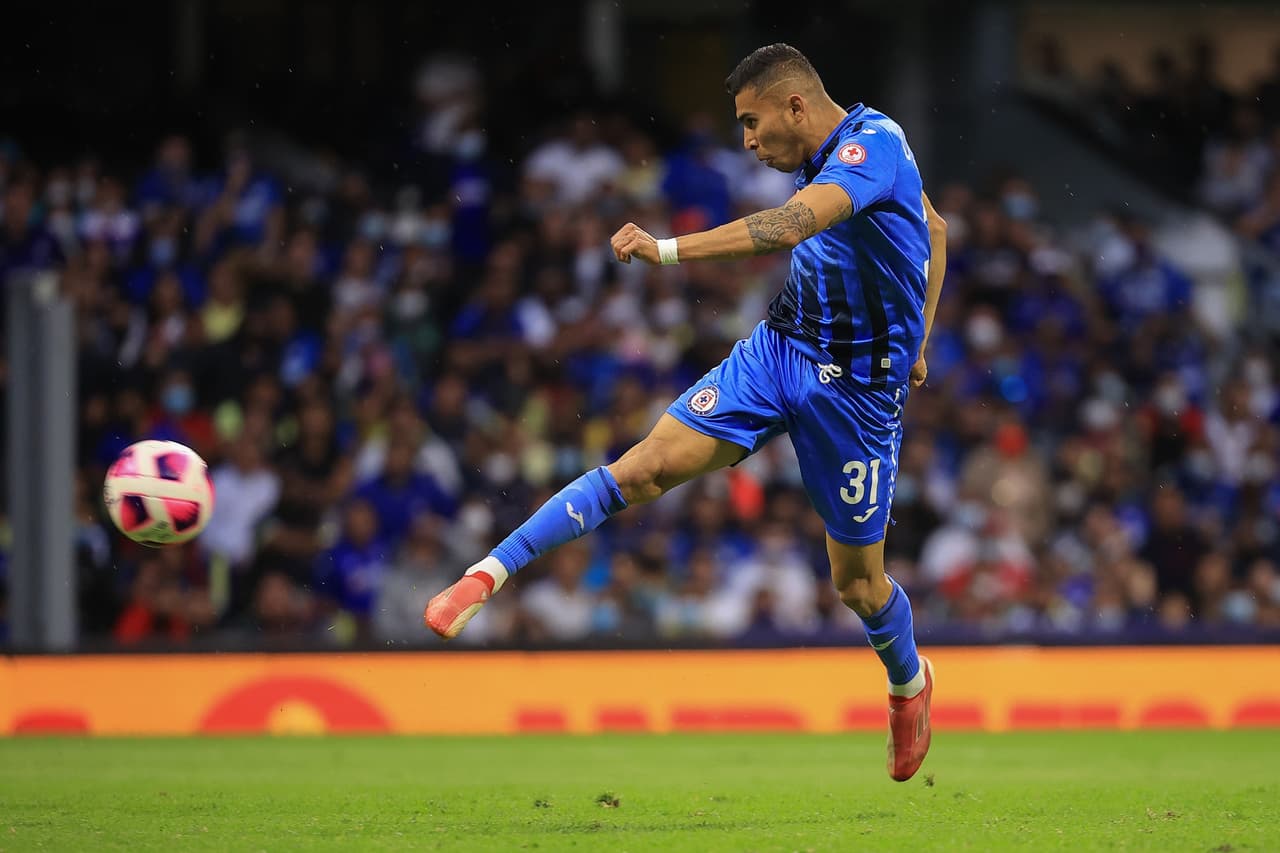 Cruz Azul y América vivieron un partido parejo en la cancha del Estadio Azteca donde las emociones no se hicieron esperar.