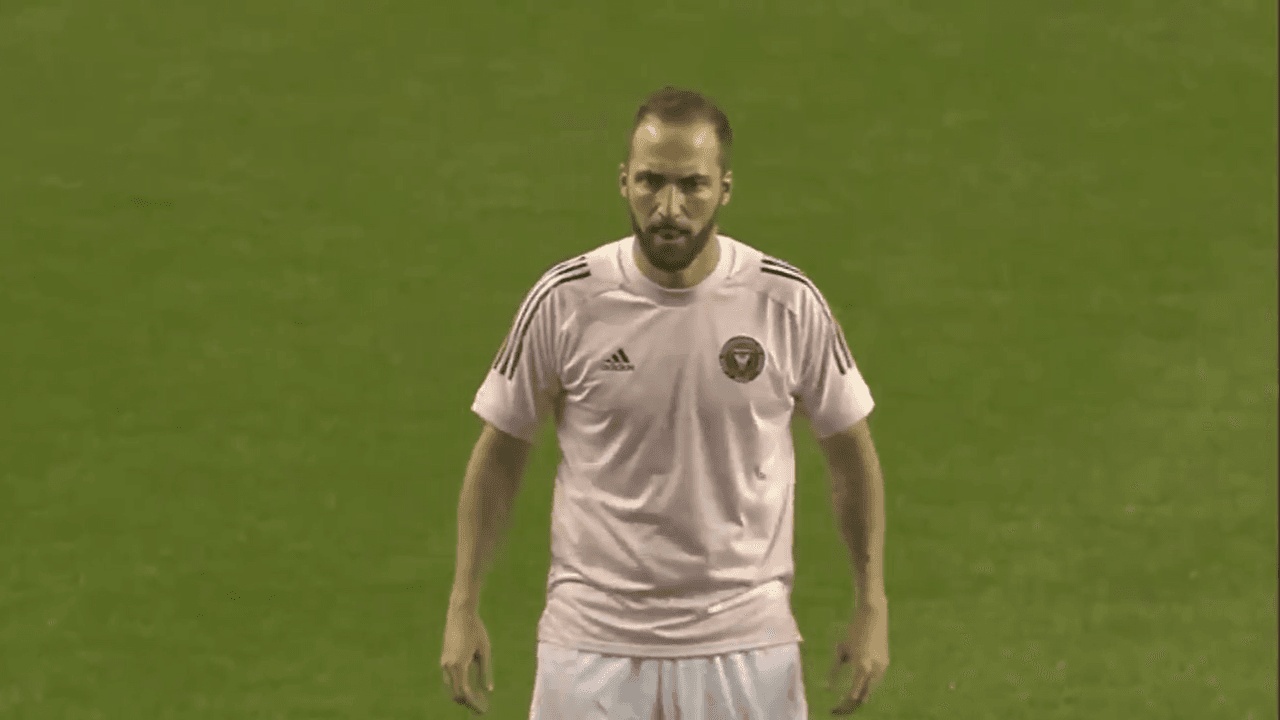 'Pipita' Higuaín será titular junto a Pizarro hoy, en MLS