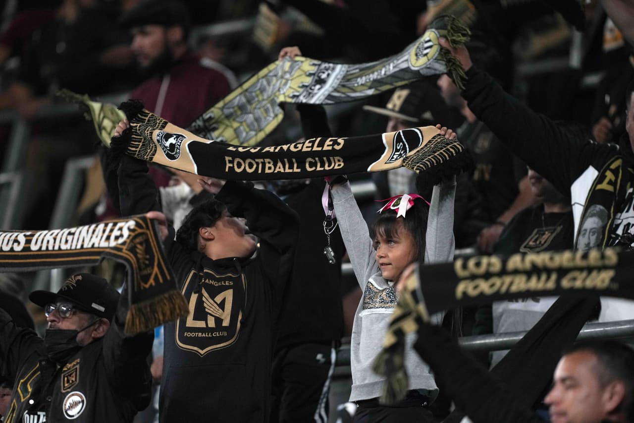 La jornada intersemanal comenzó con alegría para el público de LAFC.
<br>