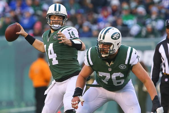 EAST RUTHERFORD, NJ - JANUARY 01: Ryan Fitzpatrick #14 of the New York Jets throws a pass during the second half of their game against the Buffalo Bills at MetLife Stadium on January 1, 2017 in East Rutherford, New Jersey. (Photo by Ed Mulholland/Getty Images)