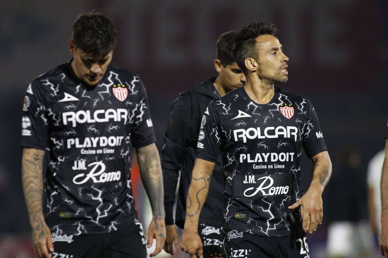Nico Castillo y Jorge Valdivia están en riesgo de salir de Necaxa