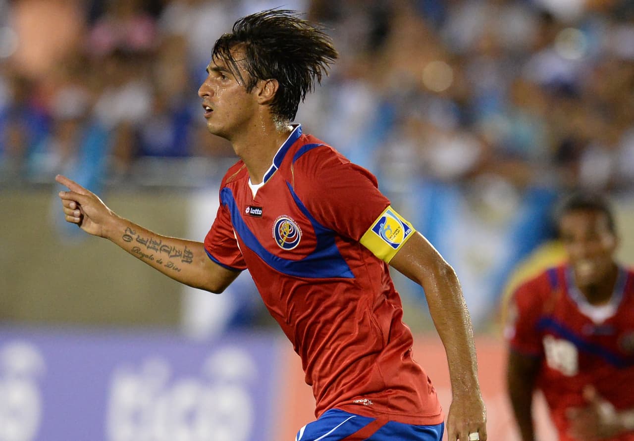 Otros jugadores que esperan ser figura de los ticos en la Copa son Bryan Ruíz, el experimentado volante ofensivo tendrá la obligación de cargar con la ofensiva de su equipo, veremos si logra con el paquete.