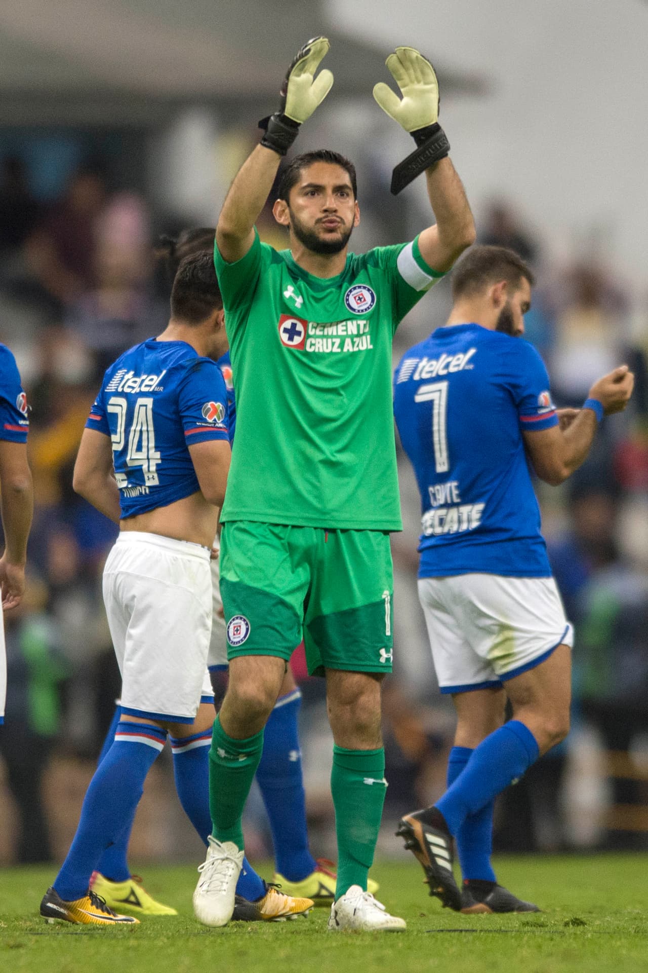 La eventual llegada de Pérez a Cruz Azul provocaría el movimiento de Jesús Corona como refuerzo de Chivas de Guadalajara.