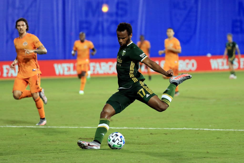 Jeremy Ebobisse (36’) abrió el marcador con un potente disparo cruzado desde el costado izquierdo del área.